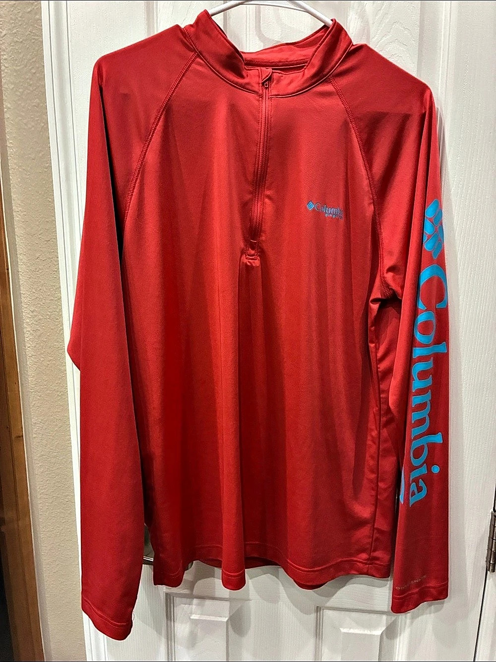 Columbia Men's PFG Terminal Tackle 1/4 Zip Pullover Red & Blue Medium